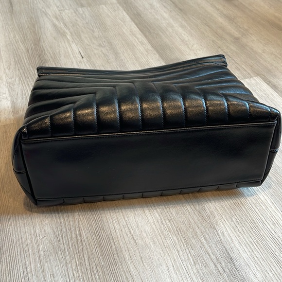 Saint Laurent Medium Loulou Matelassé Leather Shoulder Bag - Picture 11 of 17